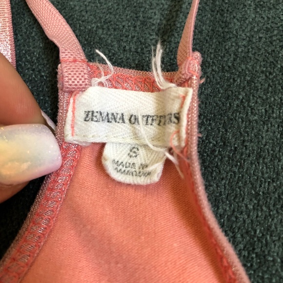 Pink tank top - Picture 3 of 3